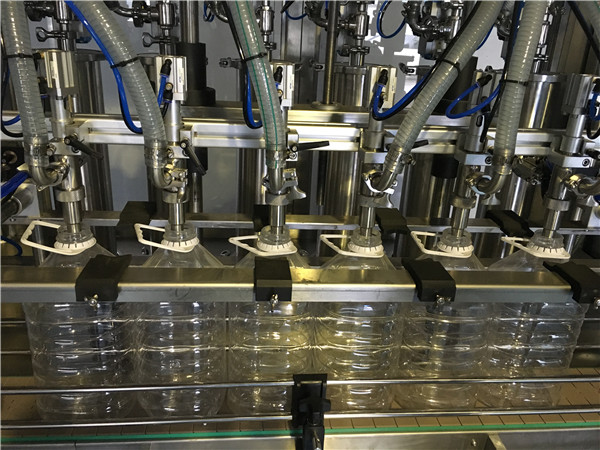 Конкурентна фабрика цена 5L автоматска машина за полнење растително масло