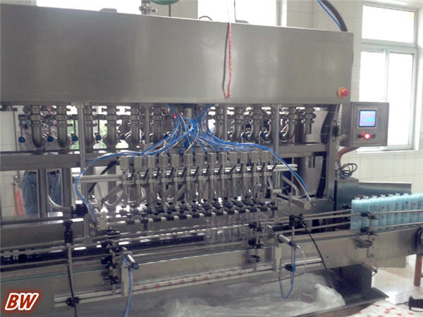 Машина за полнење со 8 глави 